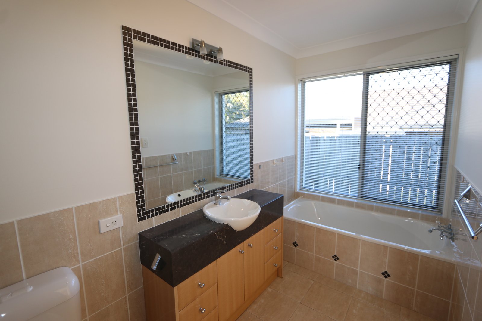14 Wattlebrush Grove MOLENDINAR 9
