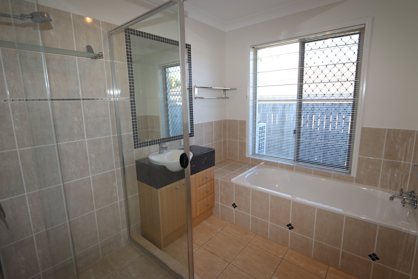 14 Wattlebrush Grove MOLENDINAR 17