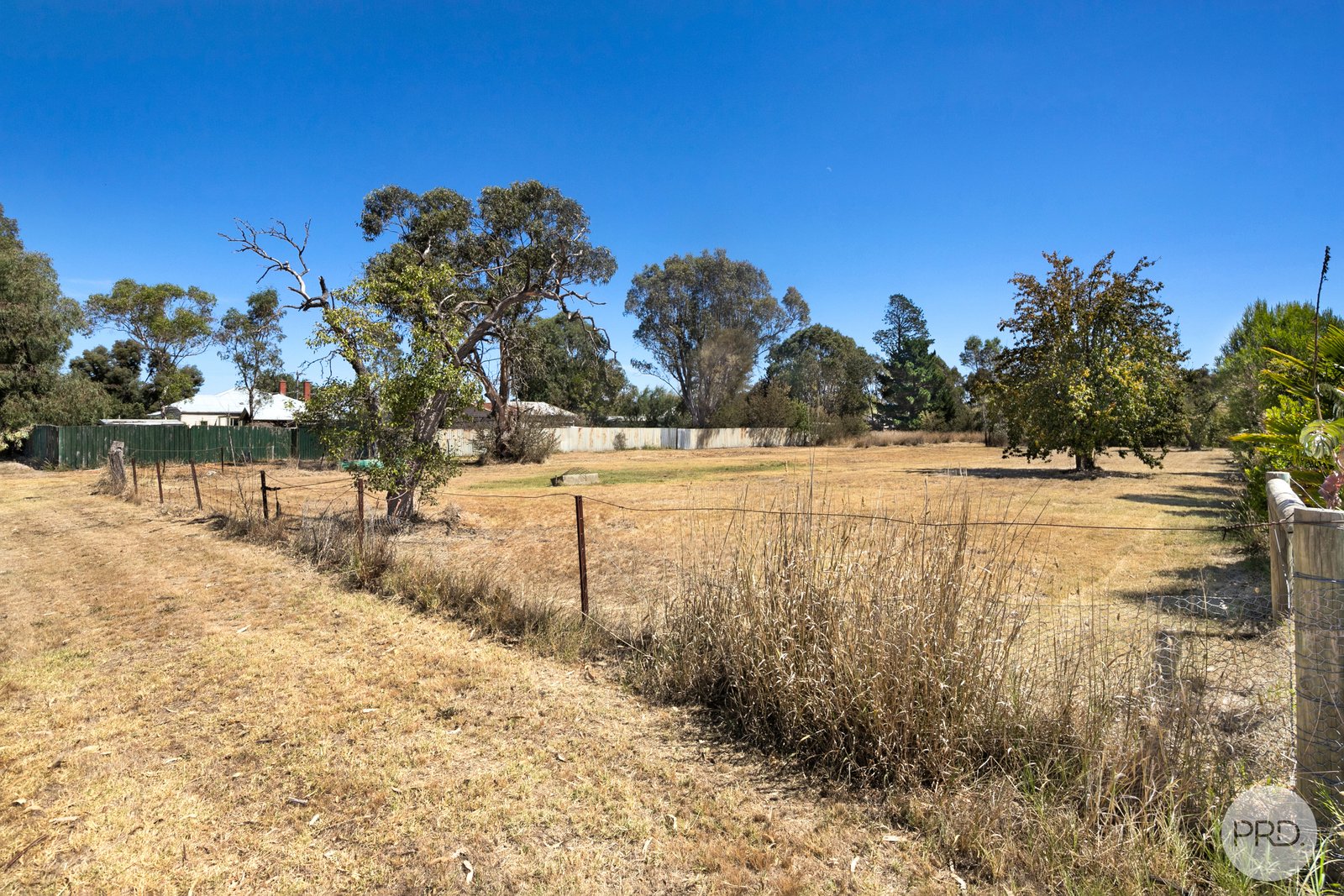 14 West Street CLUNES 9