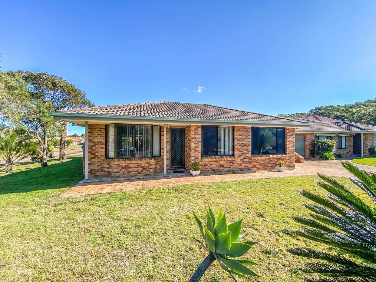 1/4 Whitesands Road FINGAL BAY 2