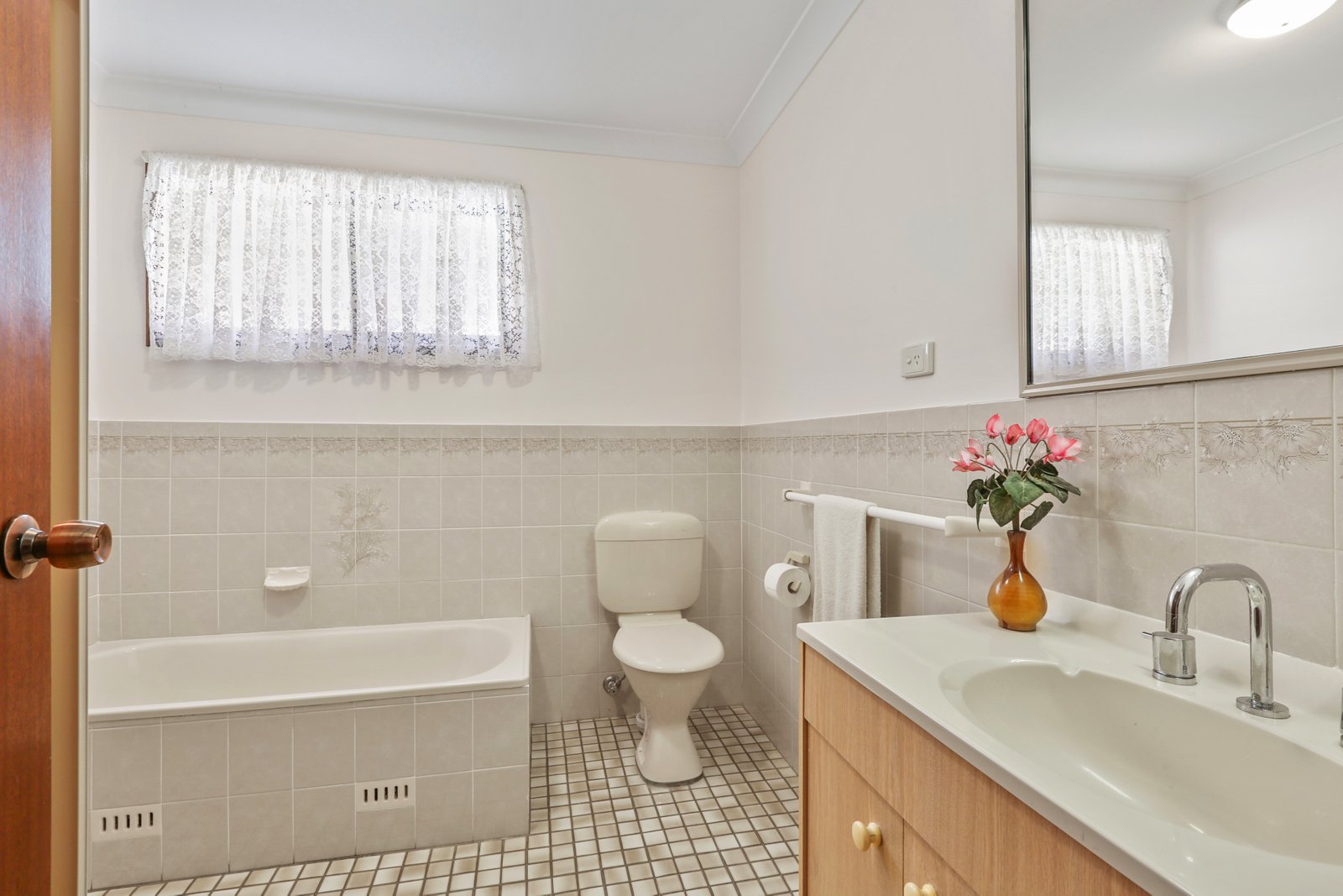 14 Willandra Place KOONAWARRA 6