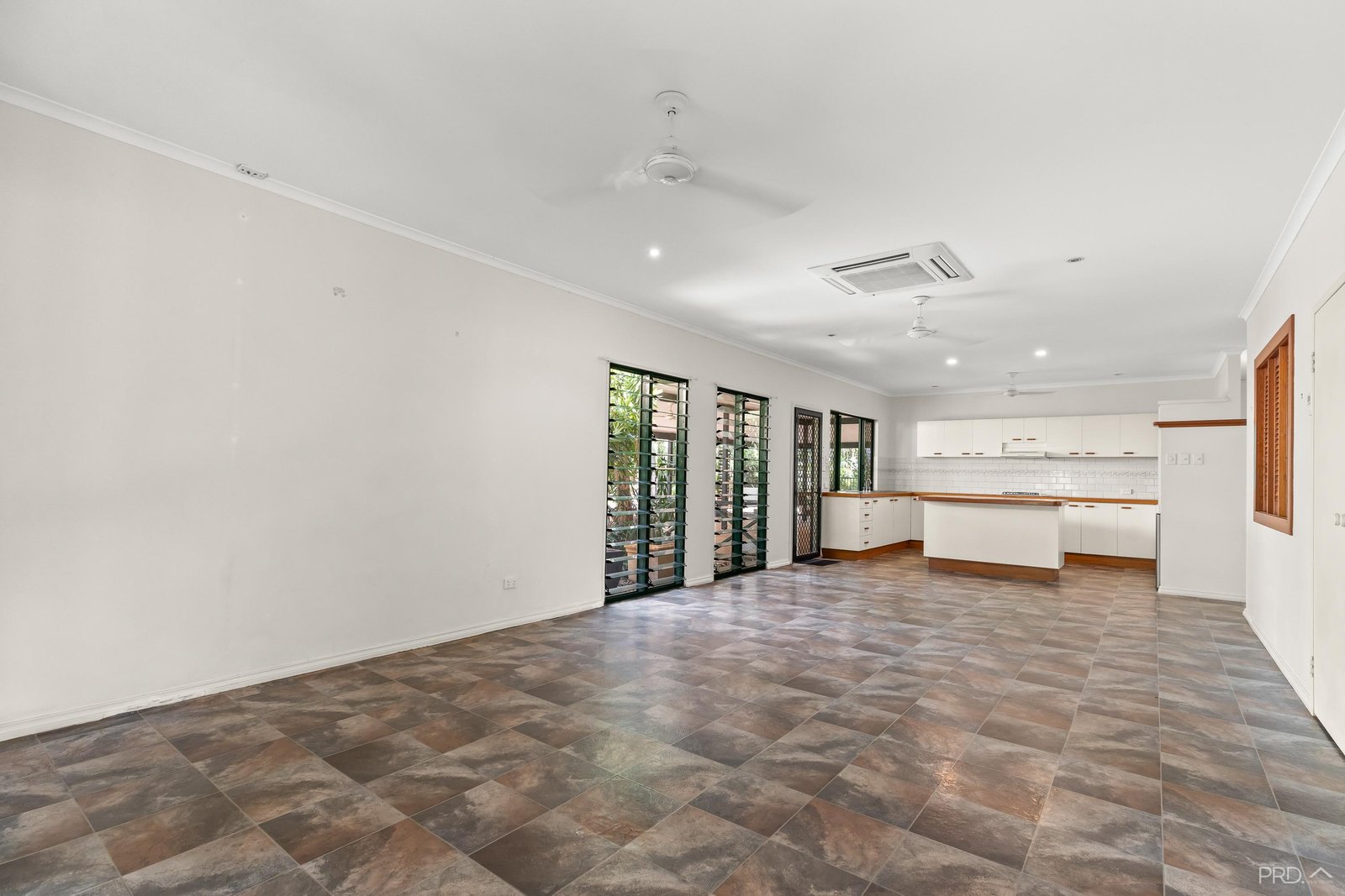 14 Winckel Court CABLE BEACH 8