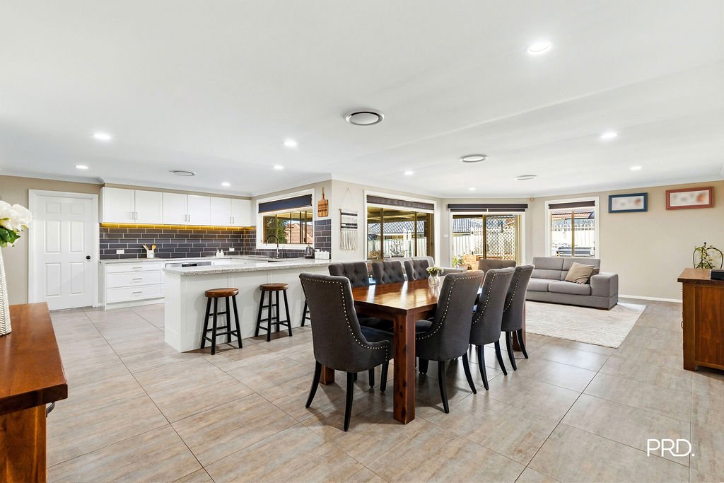 14 Woodlands Drive GLENMORE PARK 3