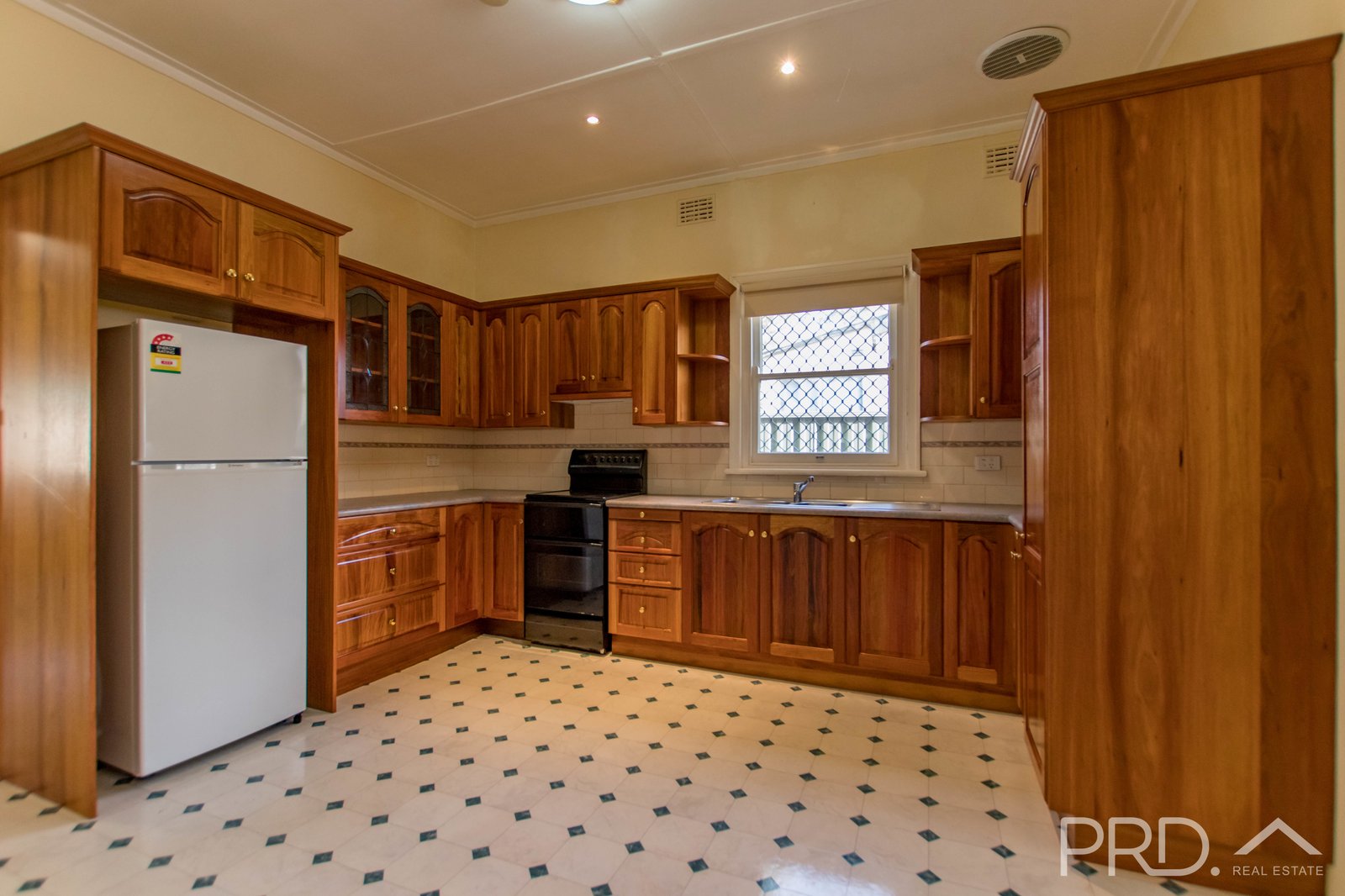 14 Wynyard Street TUMUT 4