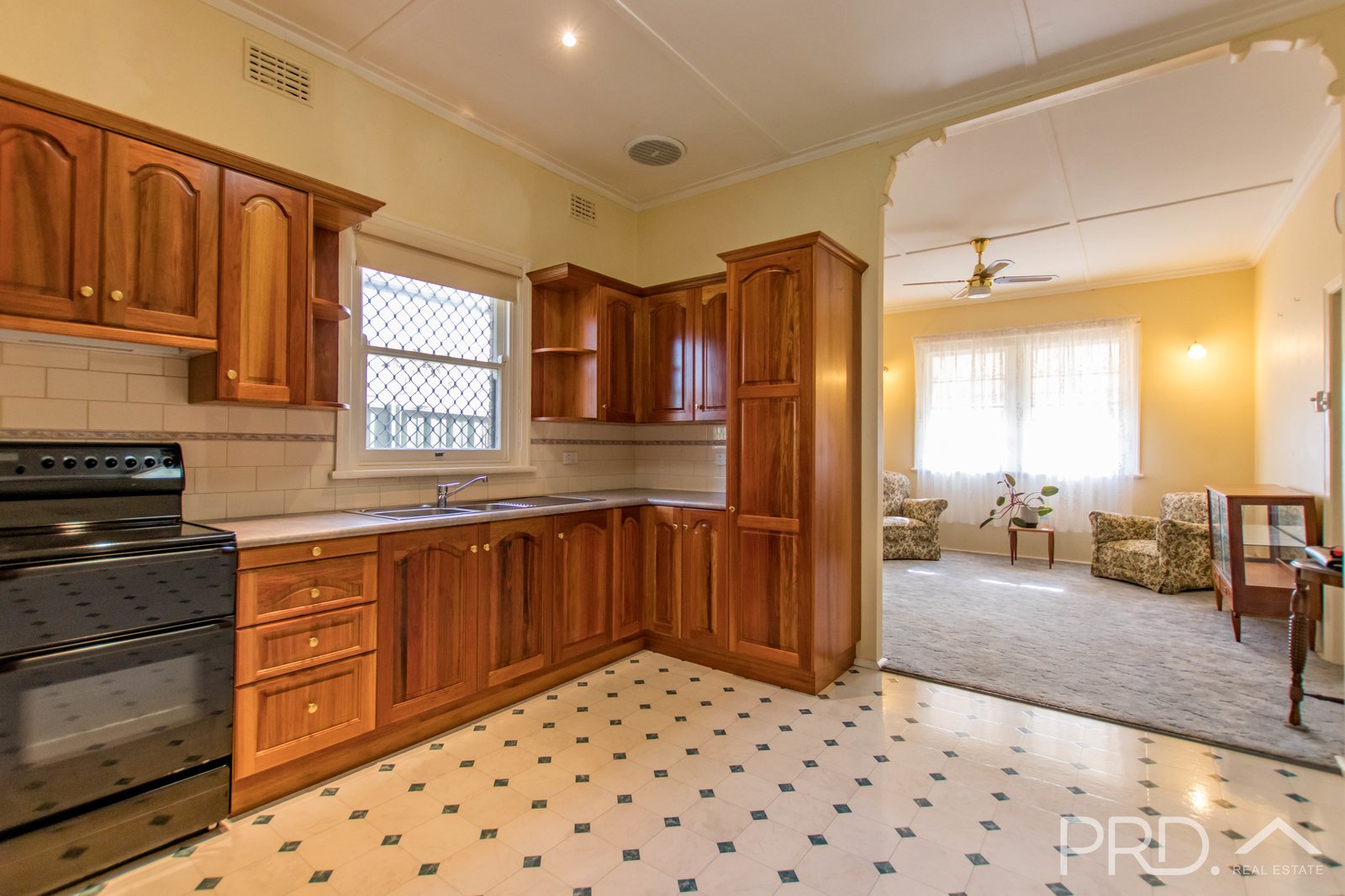 14 Wynyard Street TUMUT 5