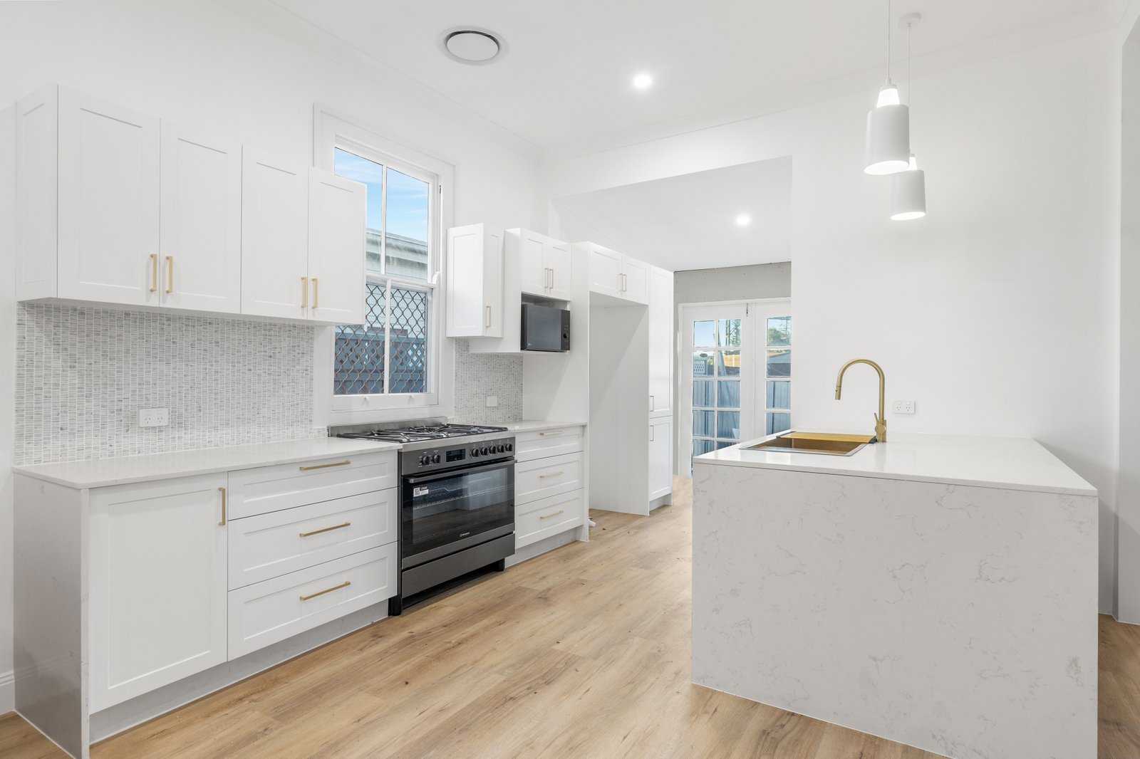 14 Young St  Georgetown 4