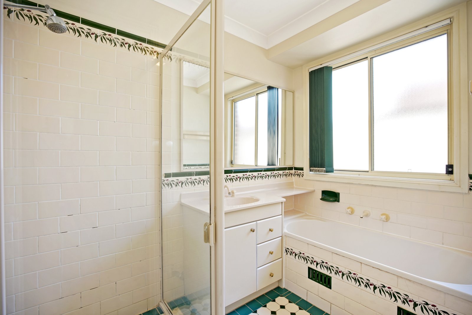 14 Yunga Road GLENMORE PARK 5