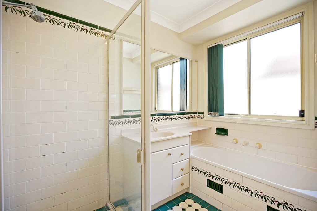 14 Yunga Road GLENMORE PARK 5