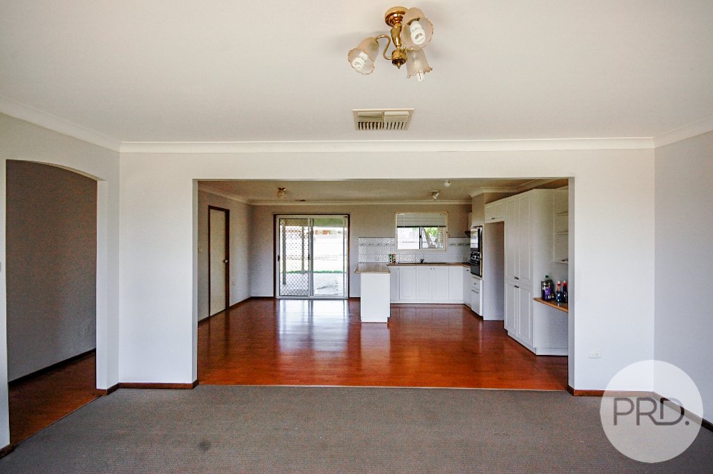 14 Yungana Place GLENFIELD PARK 4