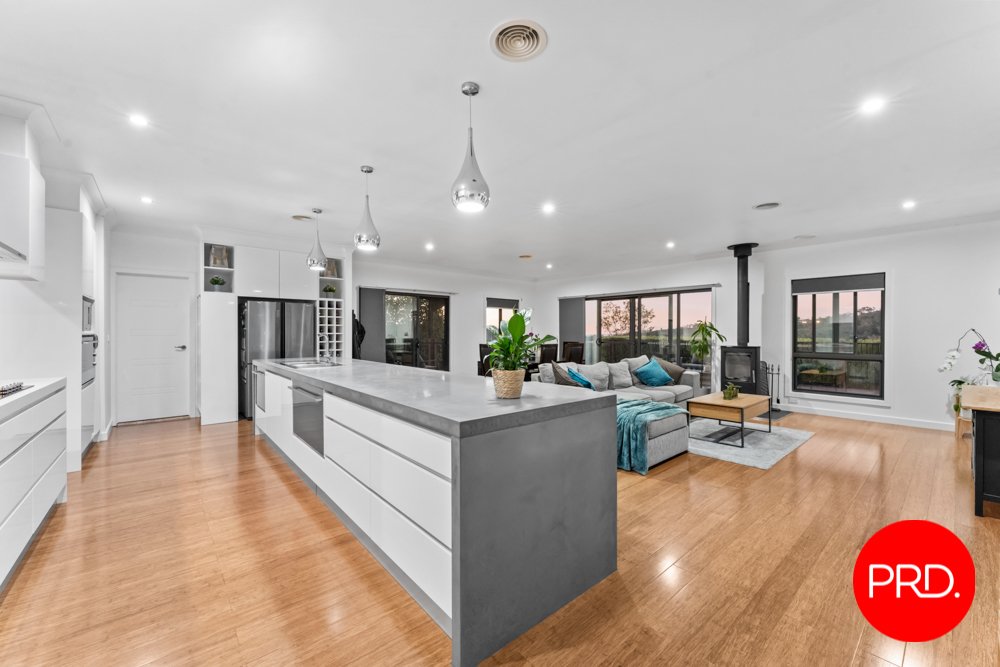 140 Birchmans Grove WAMBOIN 9