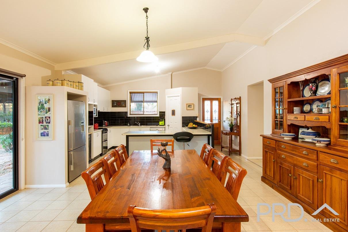 140 Dow Avenue,  CABARITA 9