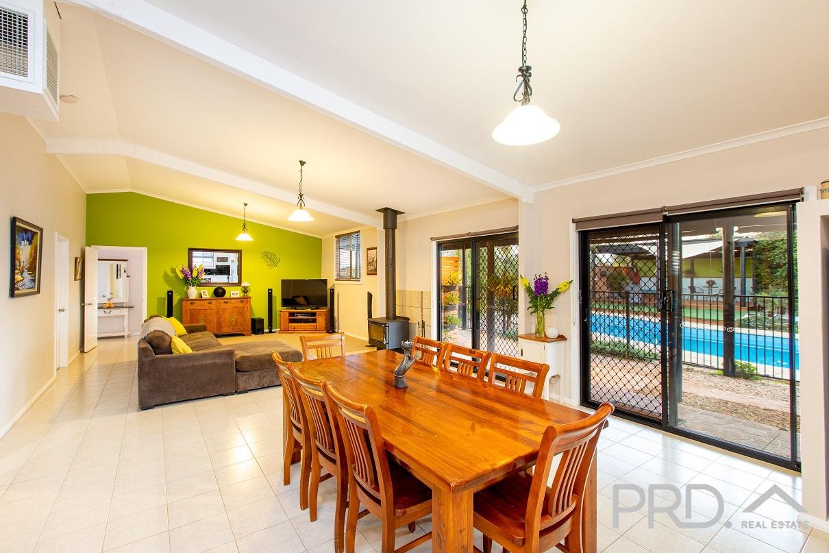 140 Dow Avenue,  CABARITA 11