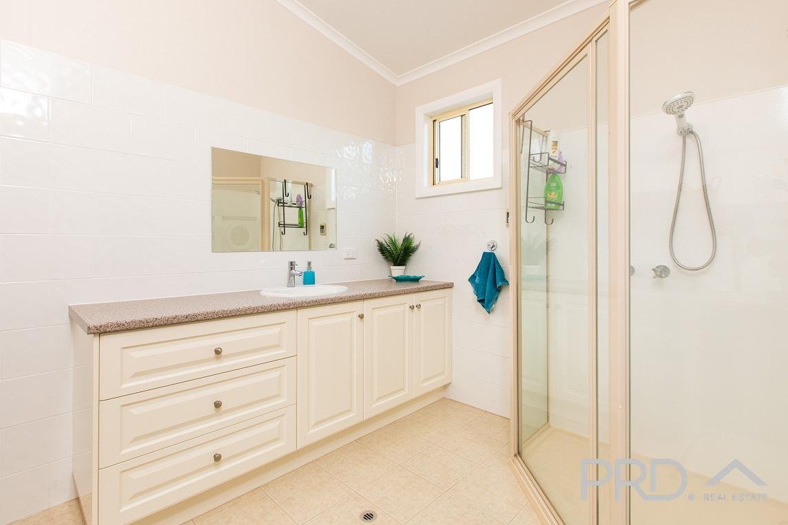 140 Dow Avenue,  CABARITA 18