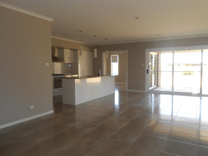 140 Flinders Street TAMWORTH 8