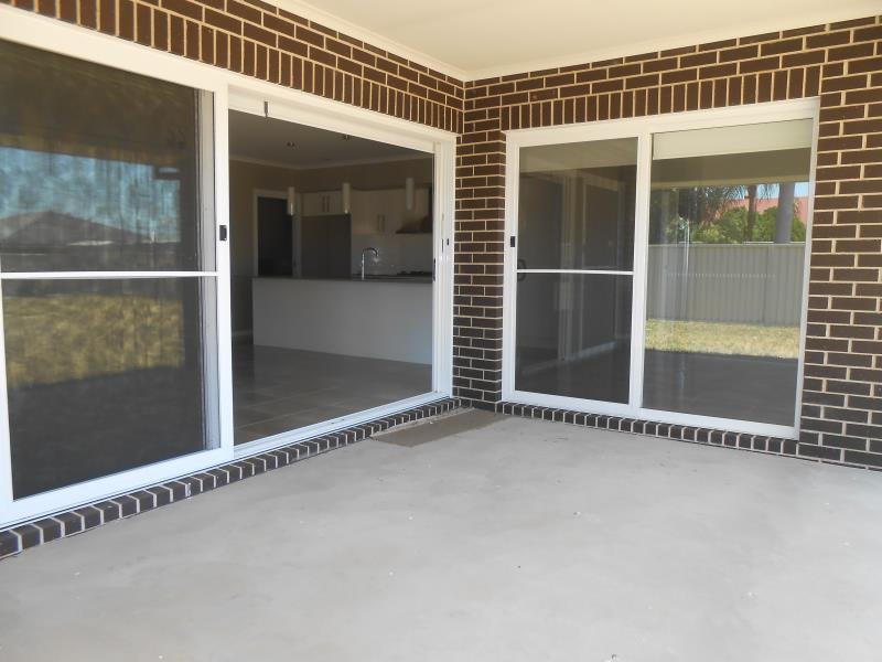 140 Flinders Street TAMWORTH 9