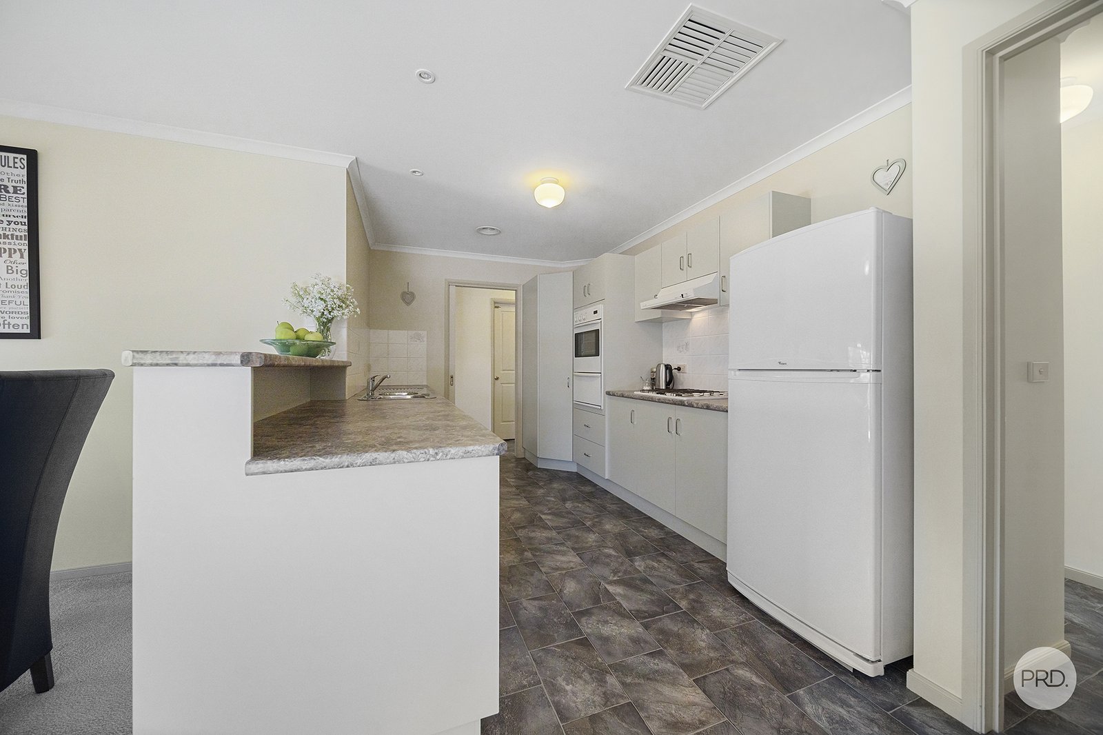 1/40 John Street KANGAROO FLAT 4