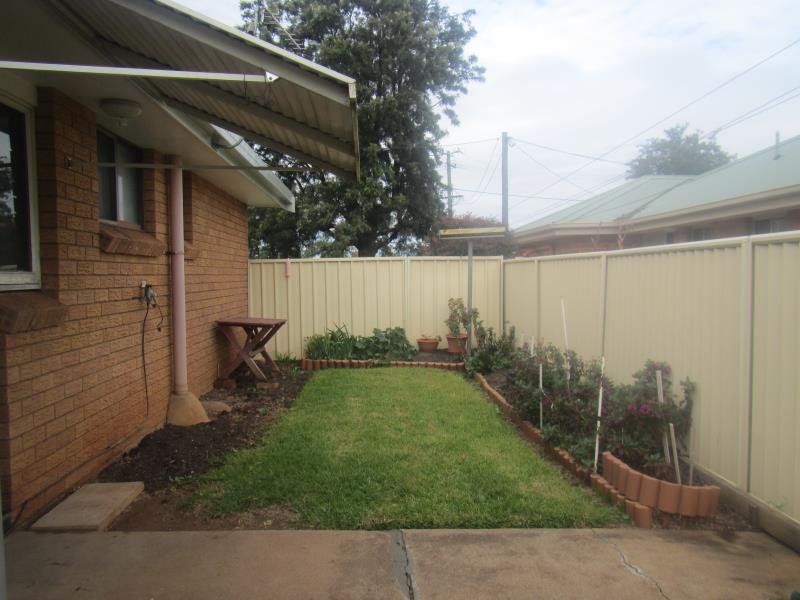 1/40 North Street TAMWORTH 8