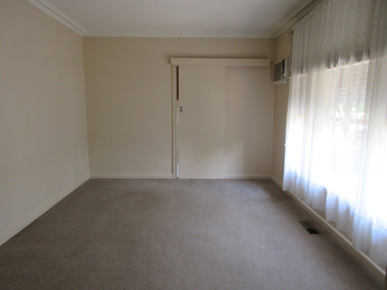 Gallery: 1/40 Prince Edward Avenue