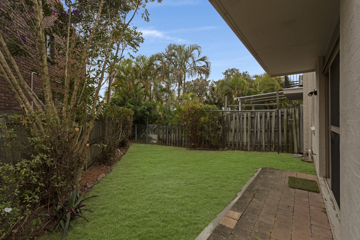 1/40 Sunbird Street BURLEIGH WATERS 4