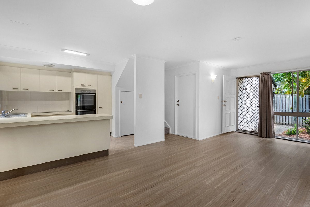 1/40 Sunbird Street BURLEIGH WATERS 6