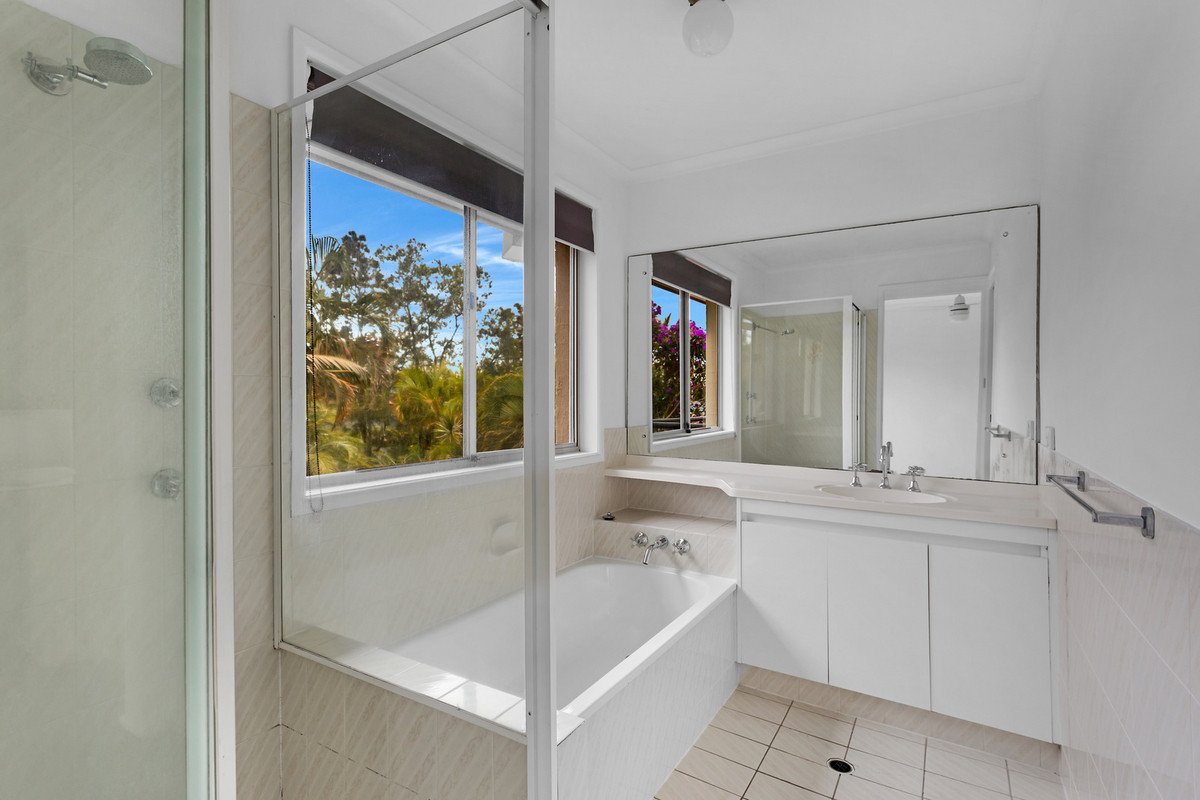 1/40 Sunbird Street BURLEIGH WATERS 11