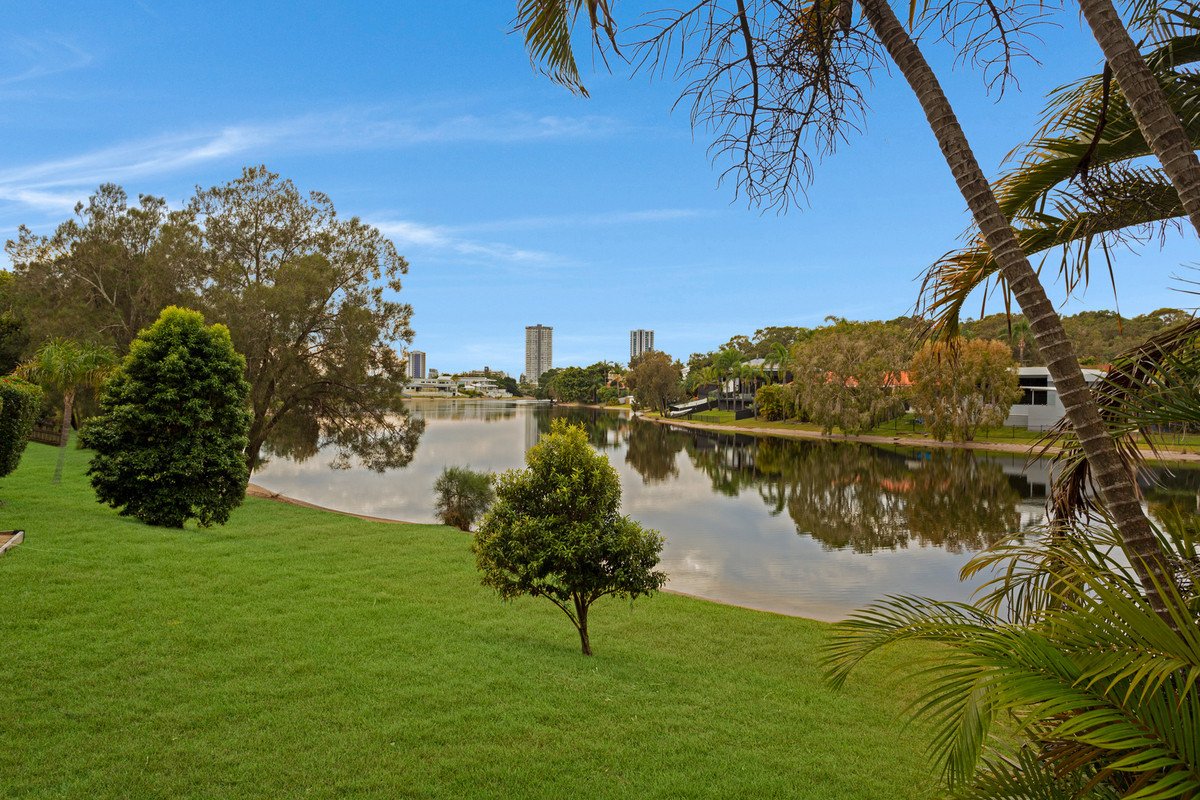 1/40 Sunbird Street BURLEIGH WATERS 14