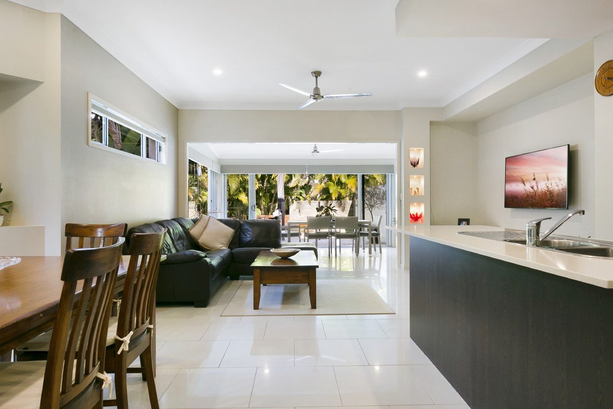 1/40 Tawarri Crescent Burleigh Heads 8
