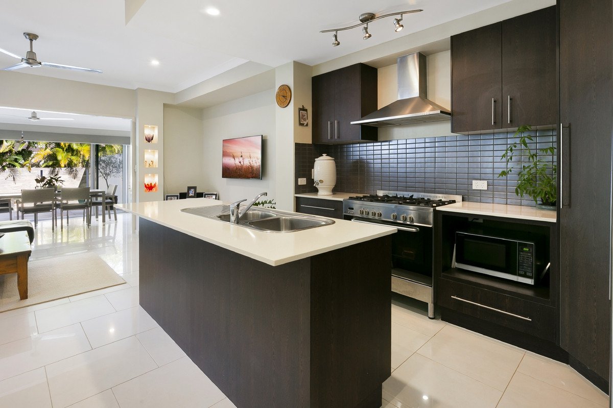 1/40 Tawarri Crescent Burleigh Heads 9