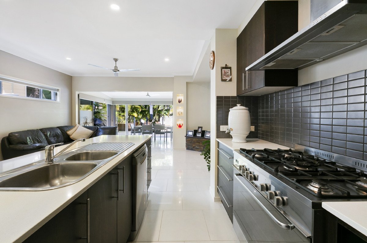 1/40 Tawarri Crescent Burleigh Heads 10