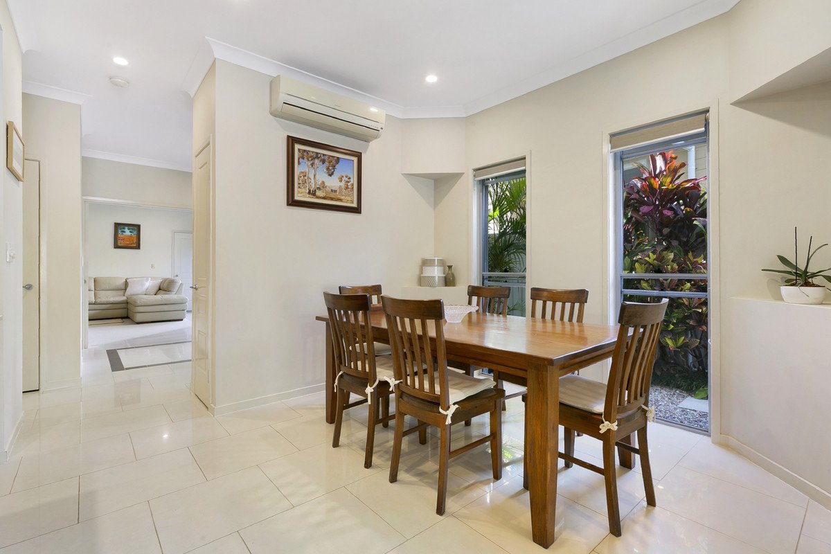 1/40 Tawarri Crescent Burleigh Heads 11