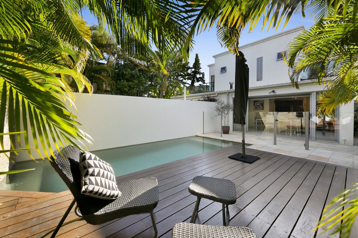 1/40 Tawarri Crescent Burleigh Heads 16