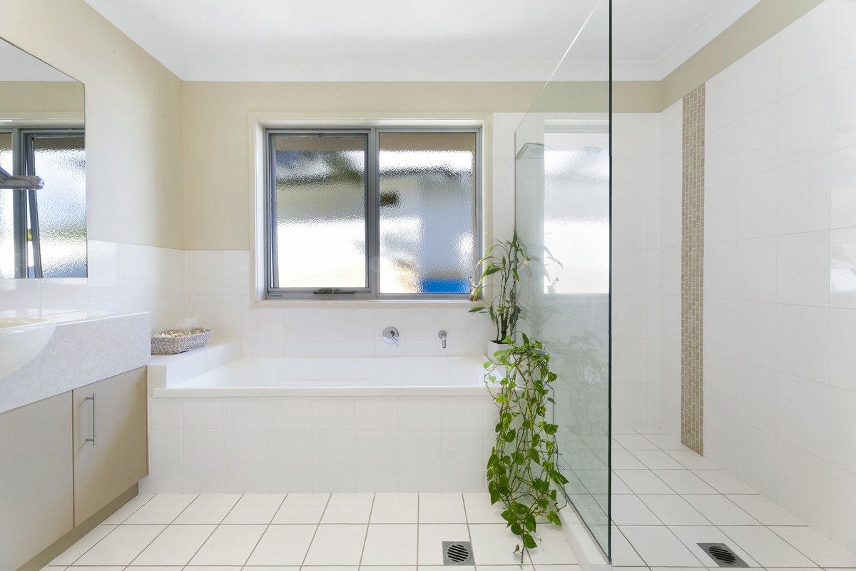1/40 Tawarri Crescent Burleigh Heads 20