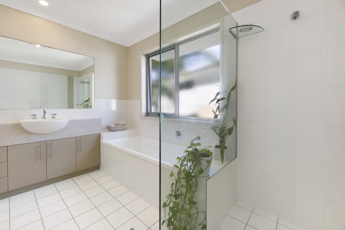 1/40 Tawarri Crescent Burleigh Heads 21