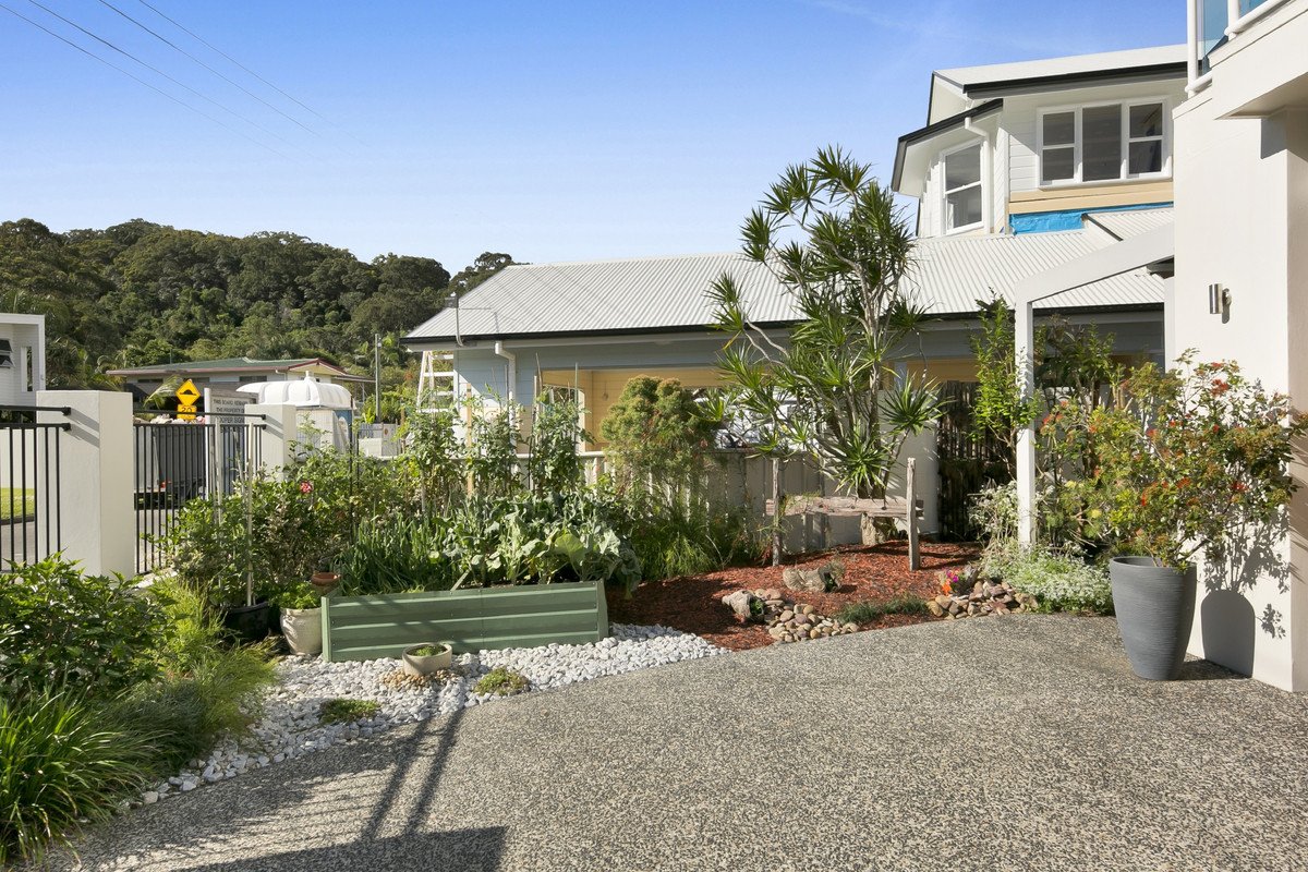 1/40 Tawarri Crescent Burleigh Heads 22