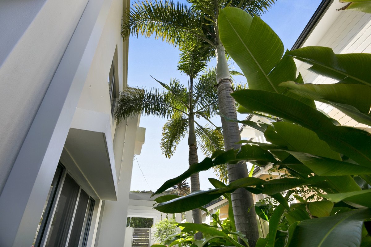 1/40 Tawarri Crescent Burleigh Heads 23