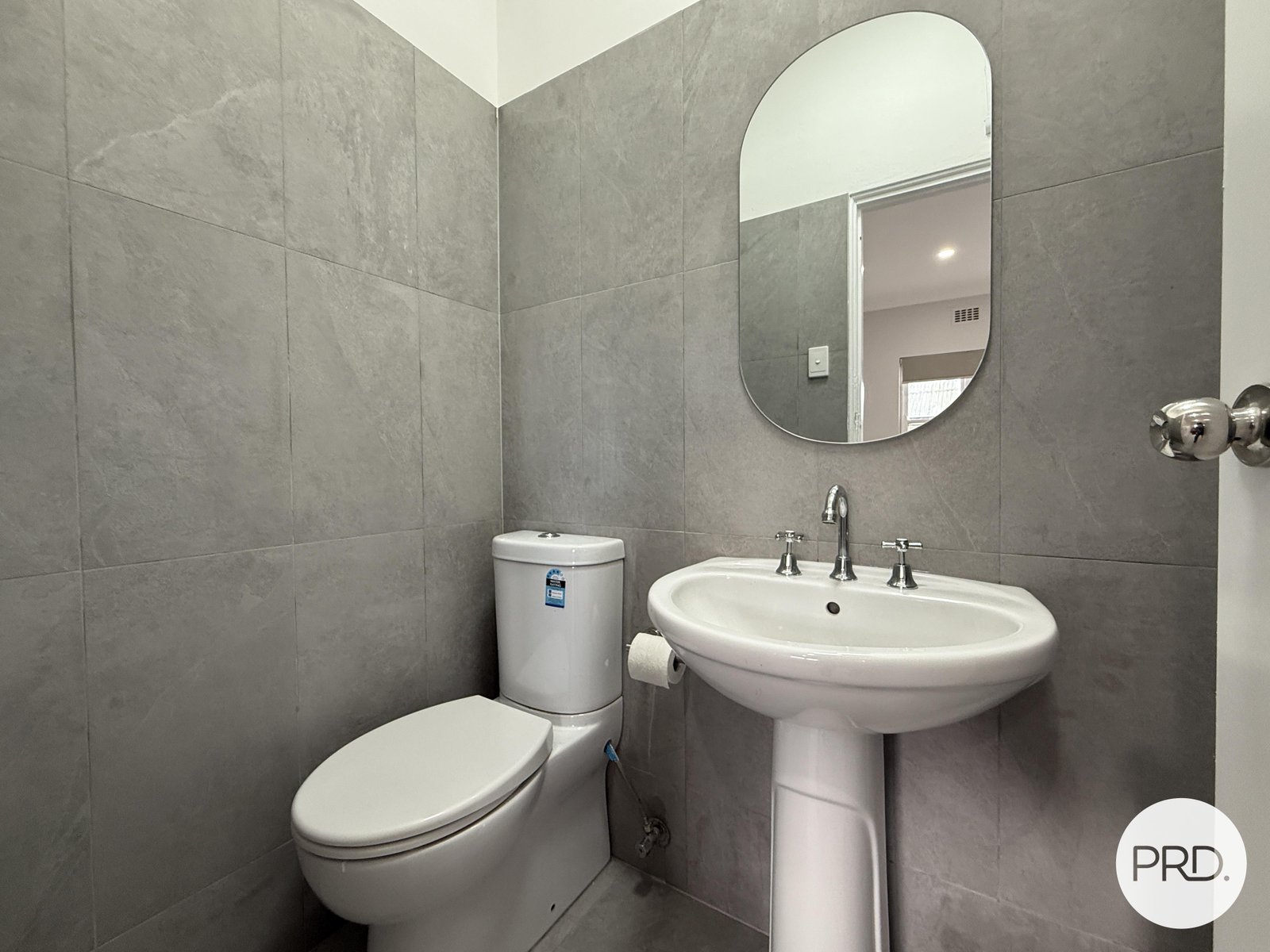 140 Uriarra Road CRESTWOOD 10