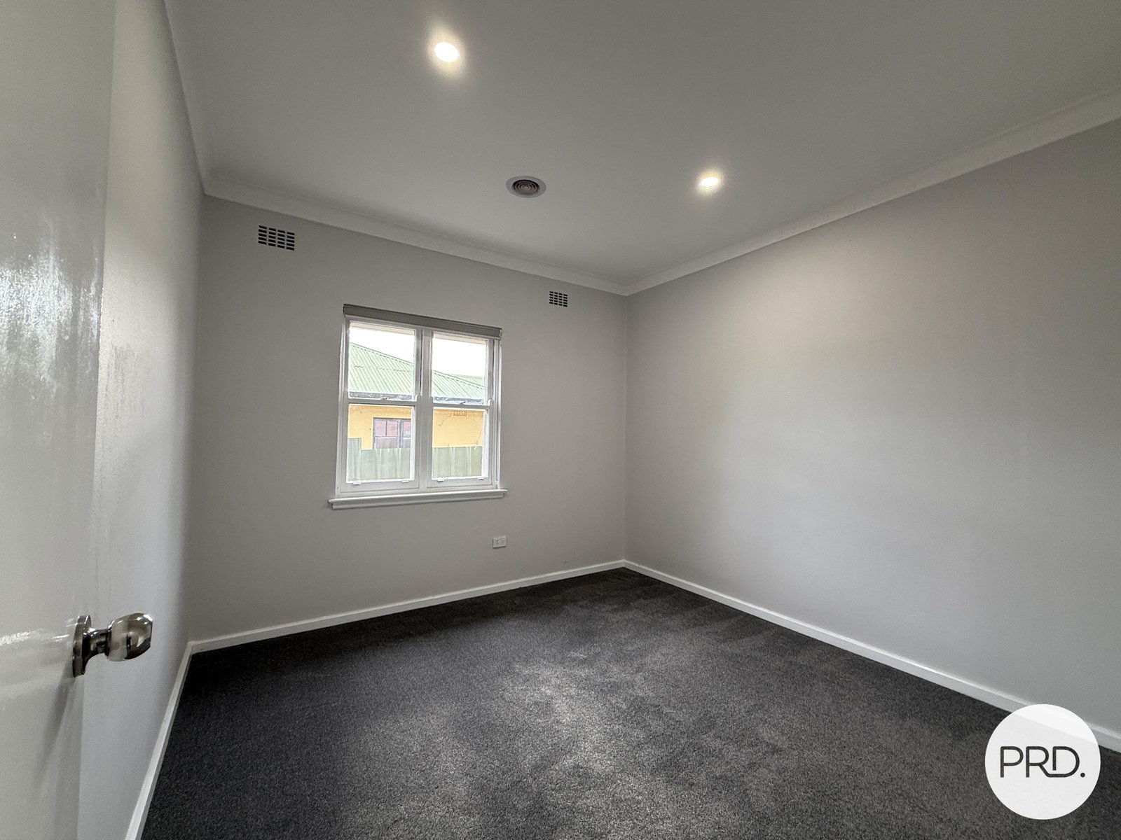 140 Uriarra Road CRESTWOOD 11