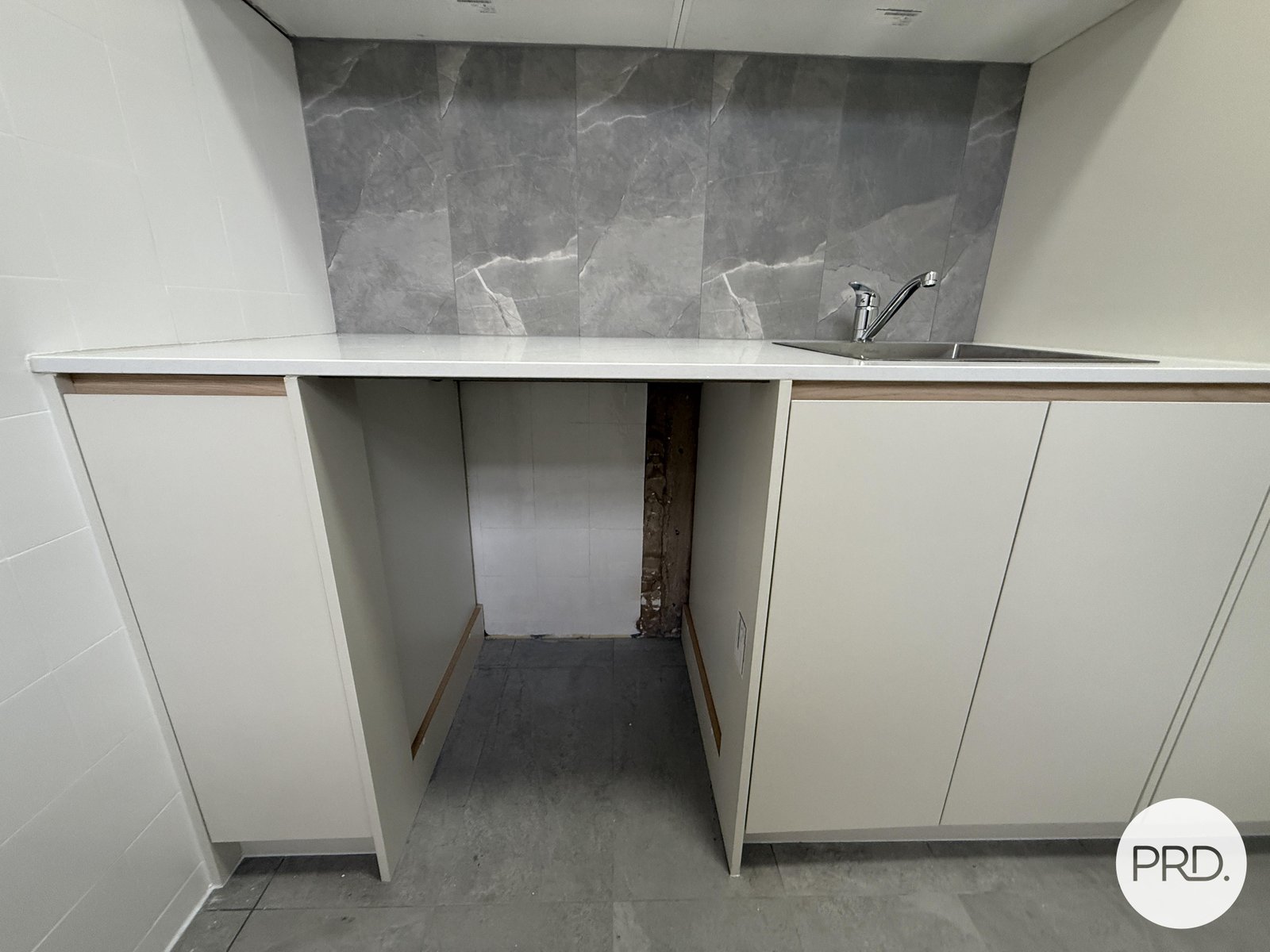 140 Uriarra Road CRESTWOOD 16