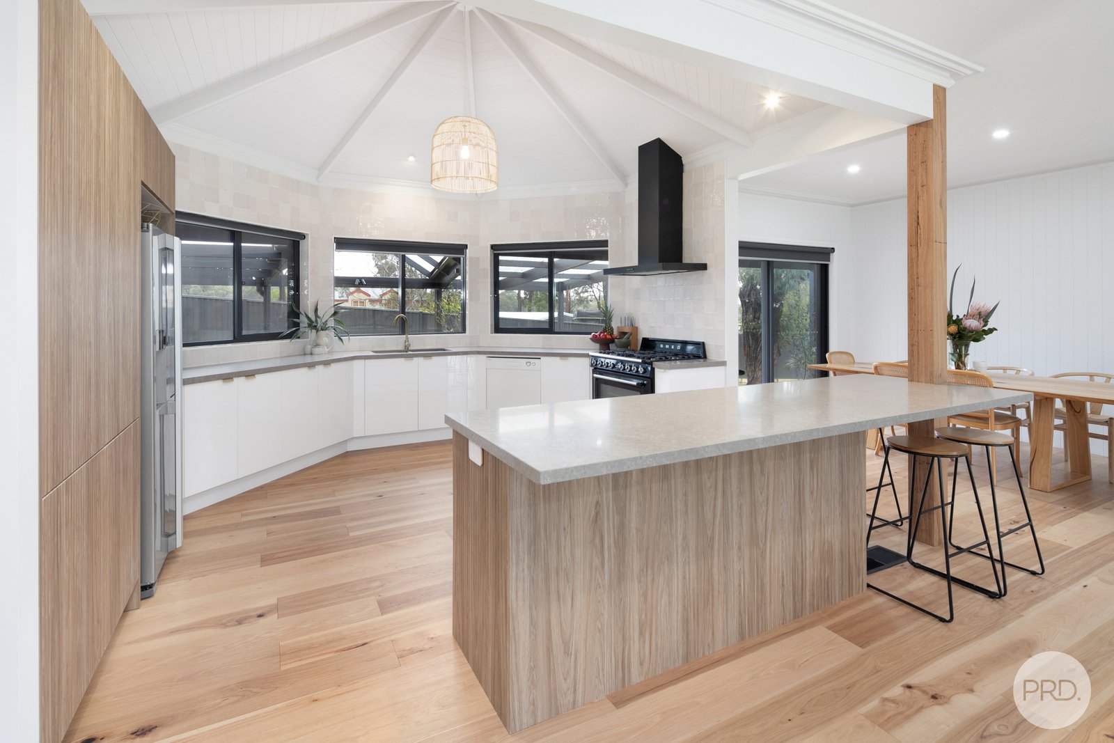 1/400 Fussell Street CANADIAN 6