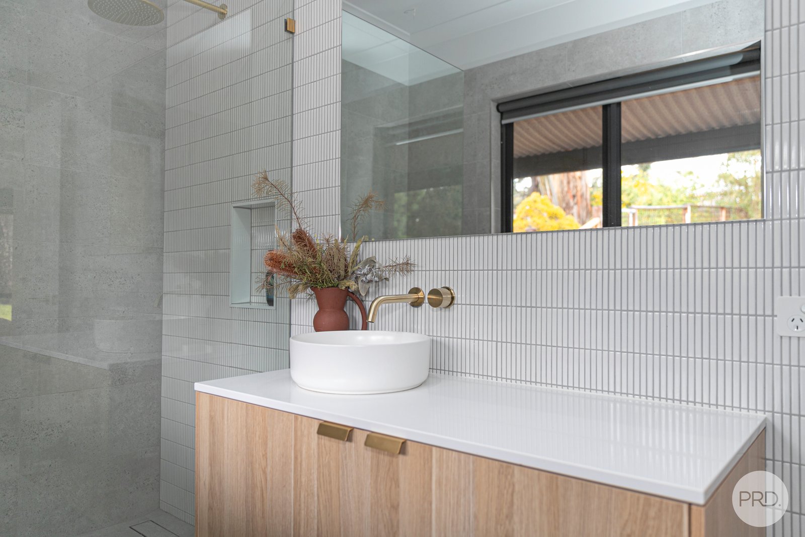 1/400 Fussell Street CANADIAN 18