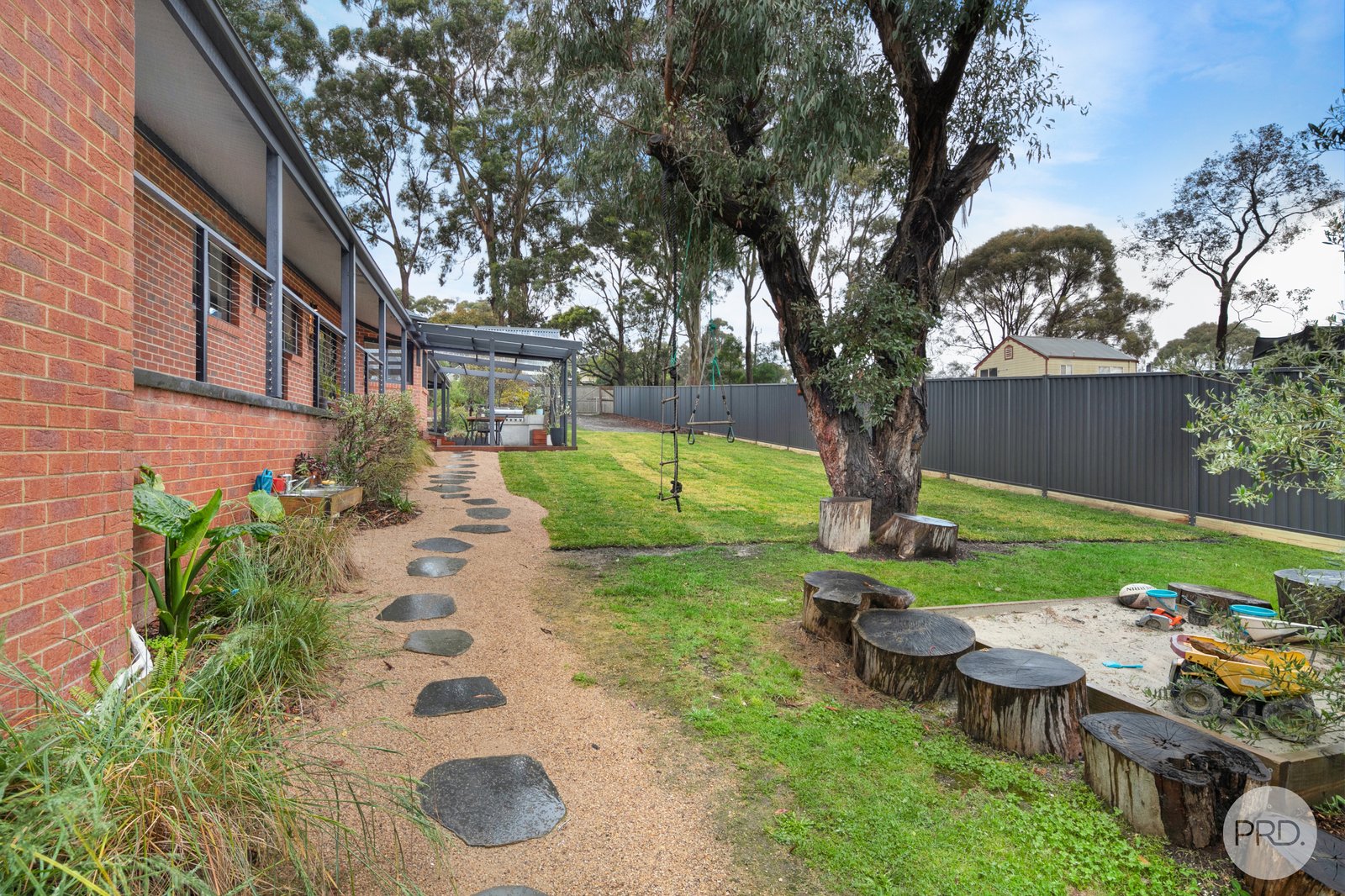 1/400 Fussell Street CANADIAN 21