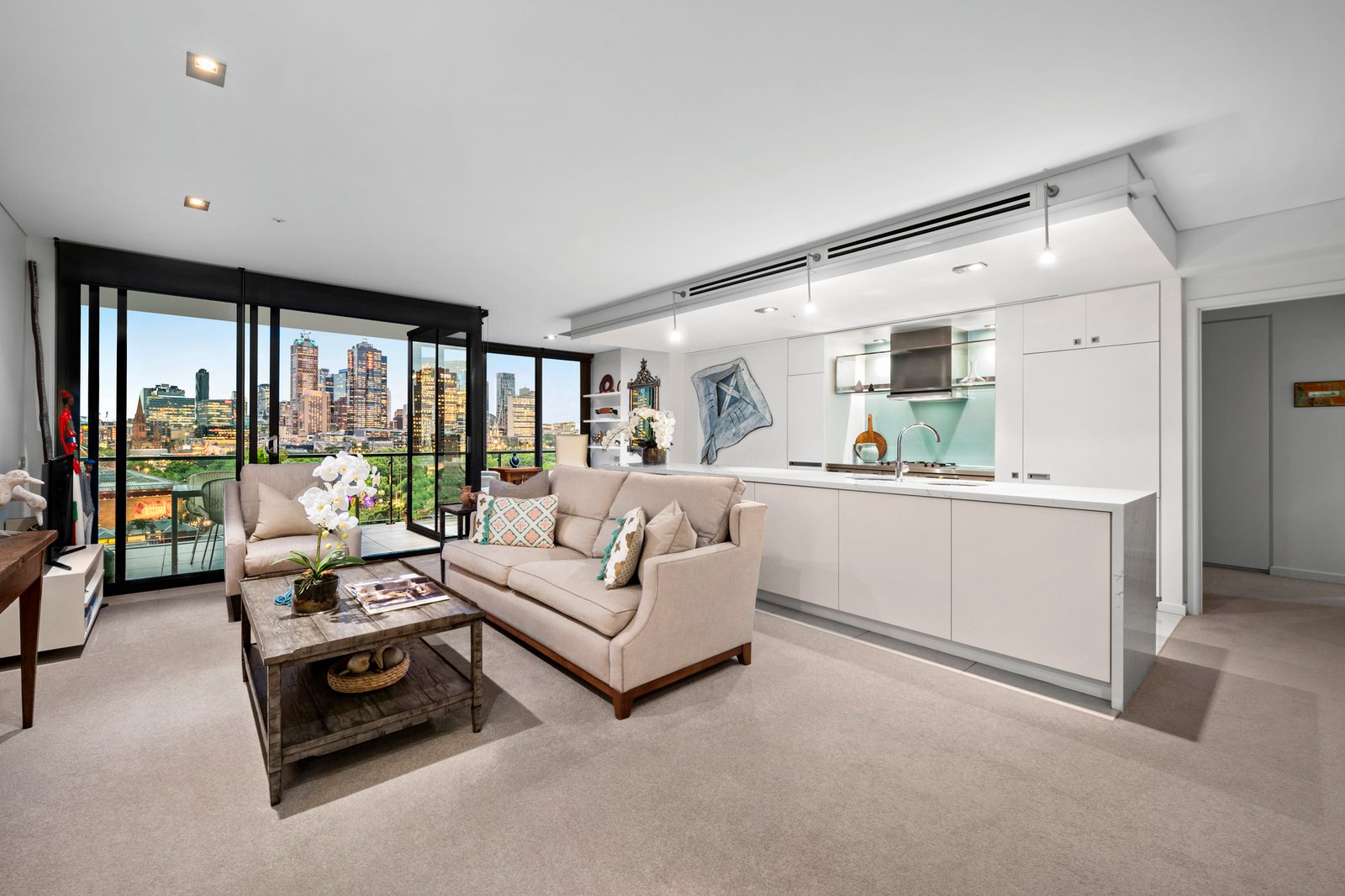 1402/250 St Kilda Road, Southbank, 3006