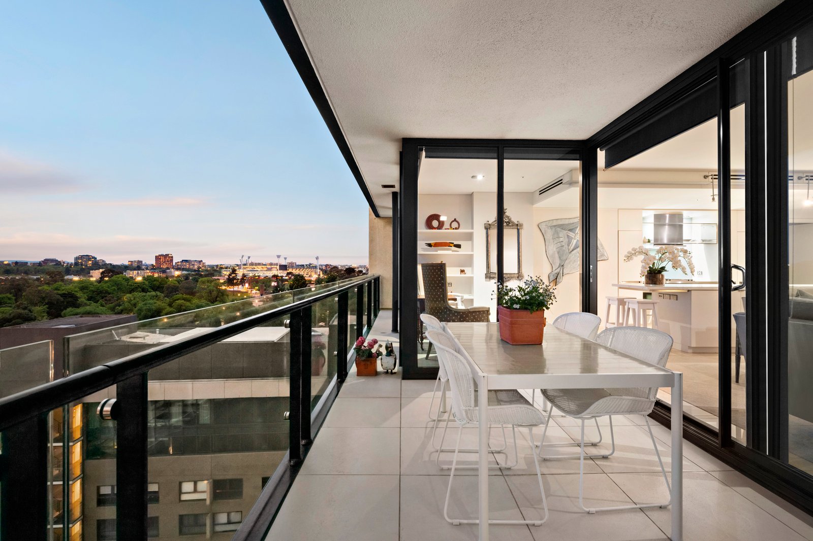 1402/250 St Kilda Road, Southbank, 3006