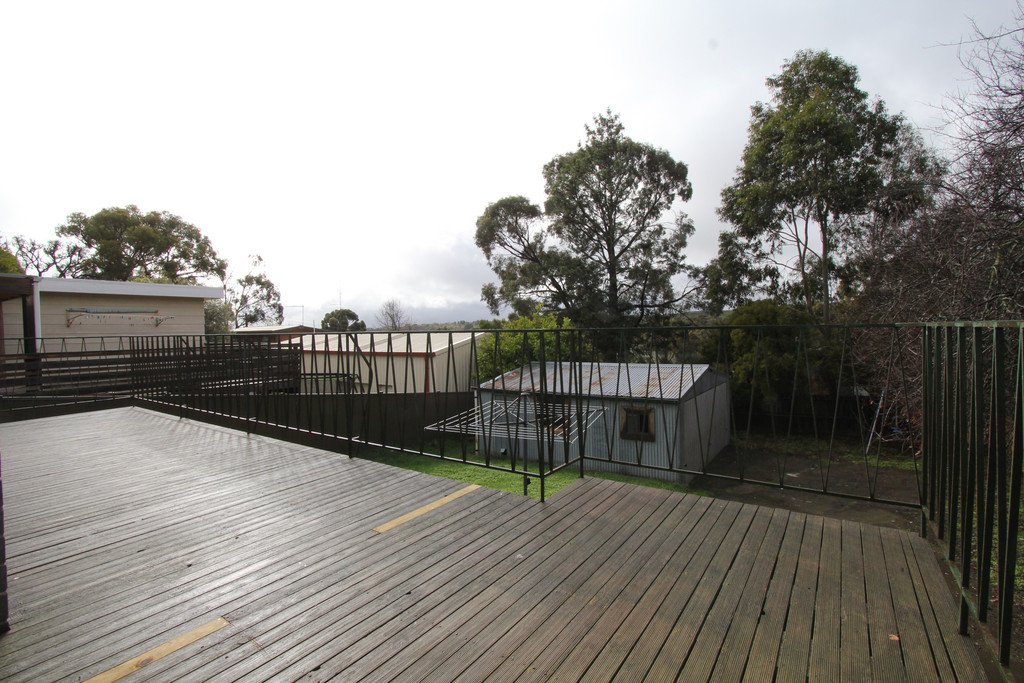 1405 Geelong Road MOUNT CLEAR 9