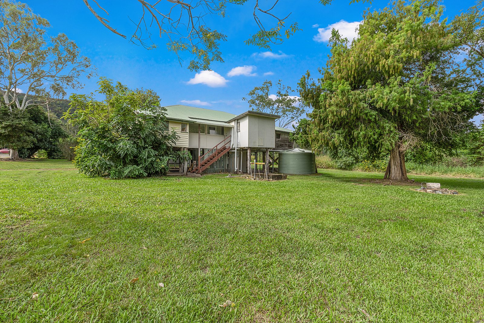 1405 Shute Harbour Road CANNON VALLEY 12