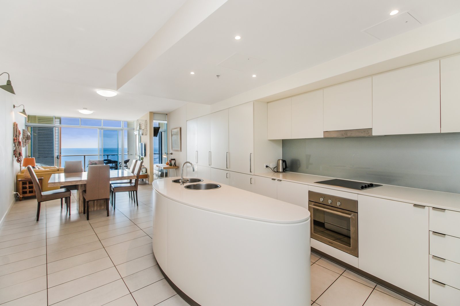 1406/3 McLean Street COOLANGATTA 6
