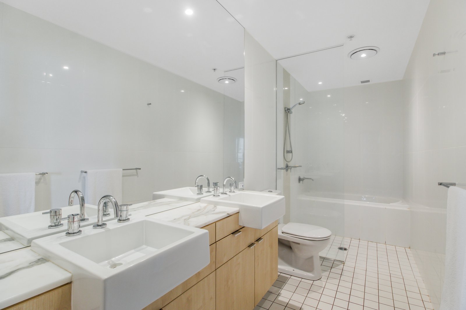 1406/3 McLean Street COOLANGATTA 10