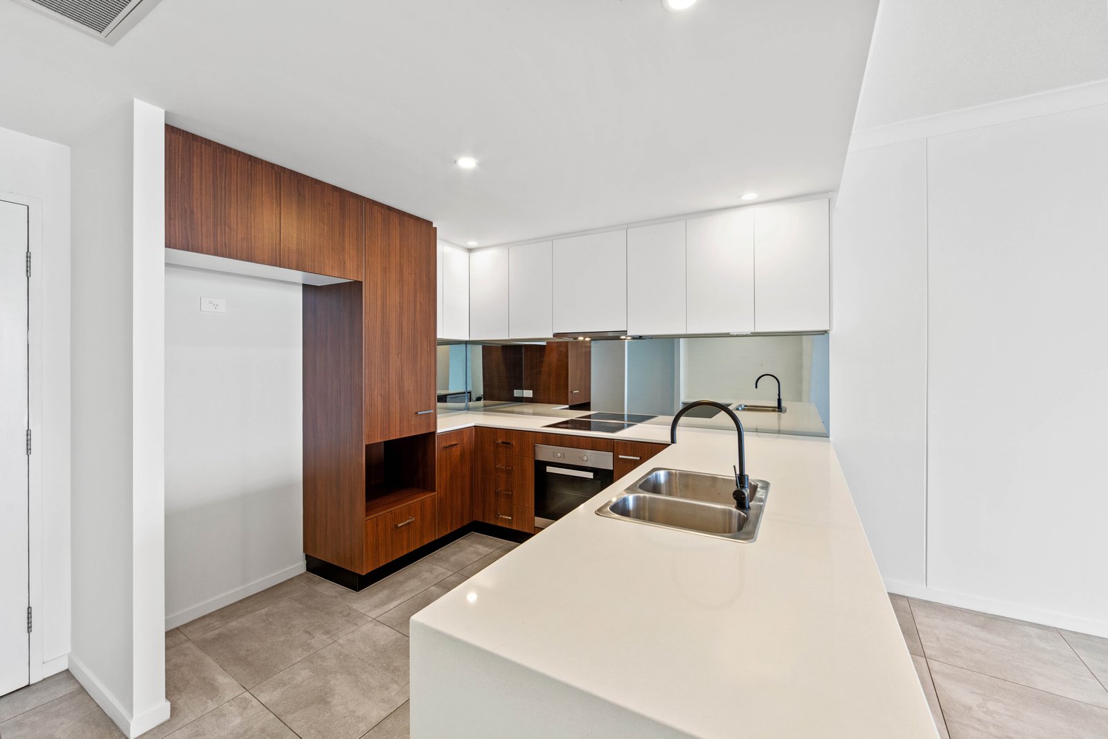 1406/397 Christine Avenue VARSITY LAKES 2