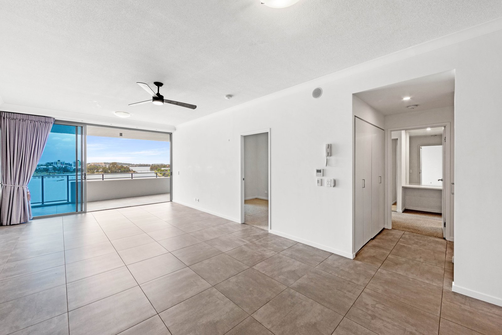 1406/397 Christine Avenue VARSITY LAKES 4