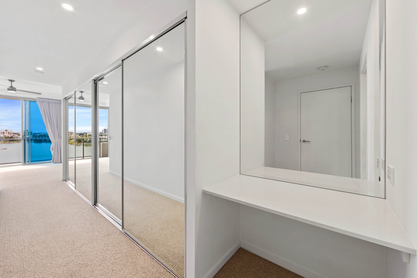 1406/397 Christine Avenue VARSITY LAKES 6